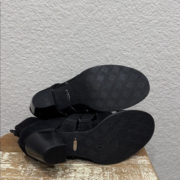 Vionic Harlow Black Ankle Bootie Sandals Size 6.5 - Picture 8 of 9